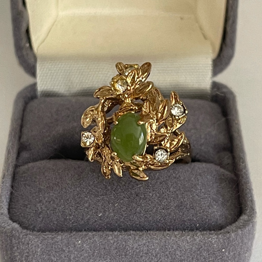 18KT HGE jade rhinestone ring - Picture 3 of 10